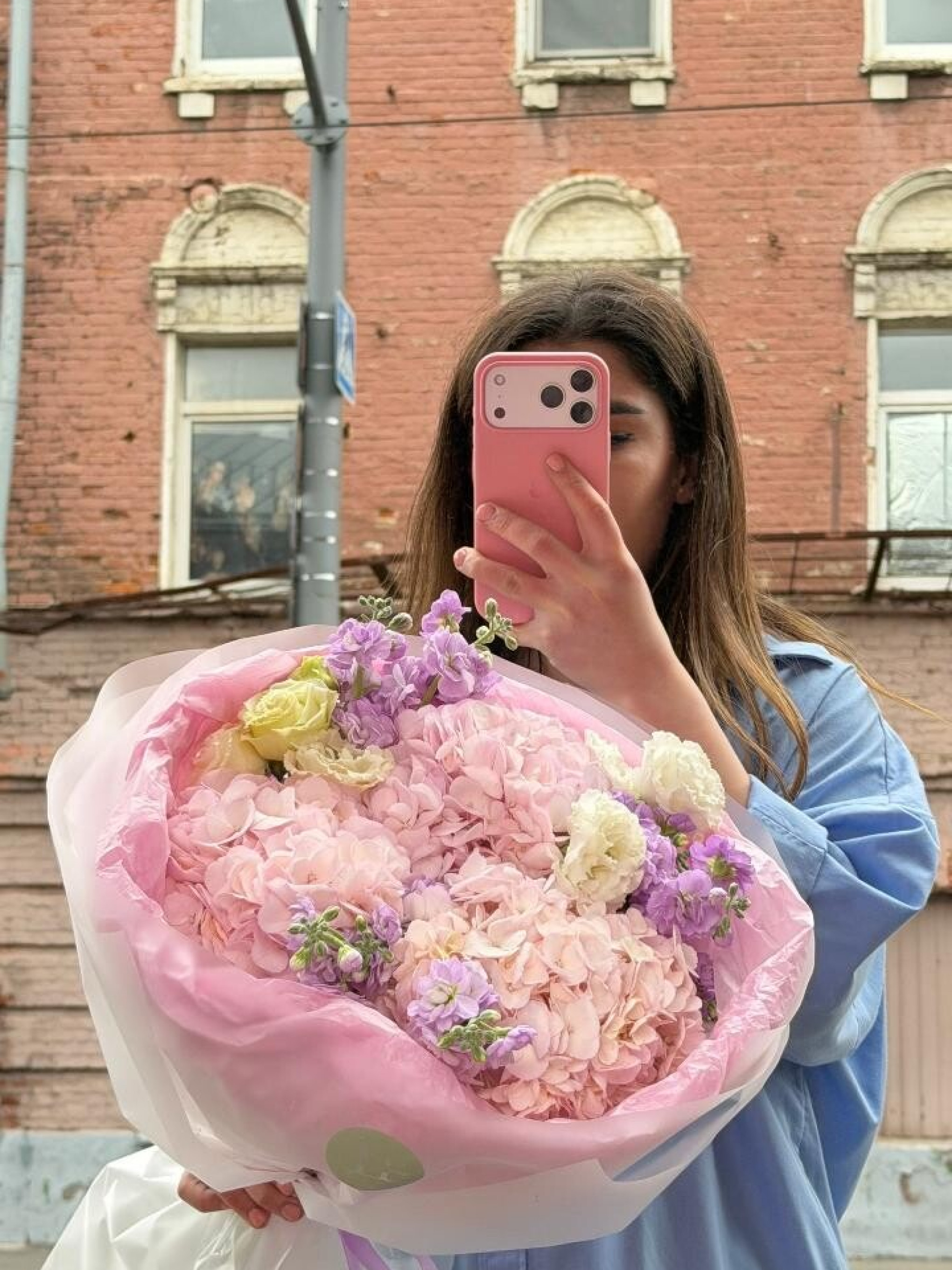 Букет с гортензиями и маттиоллой