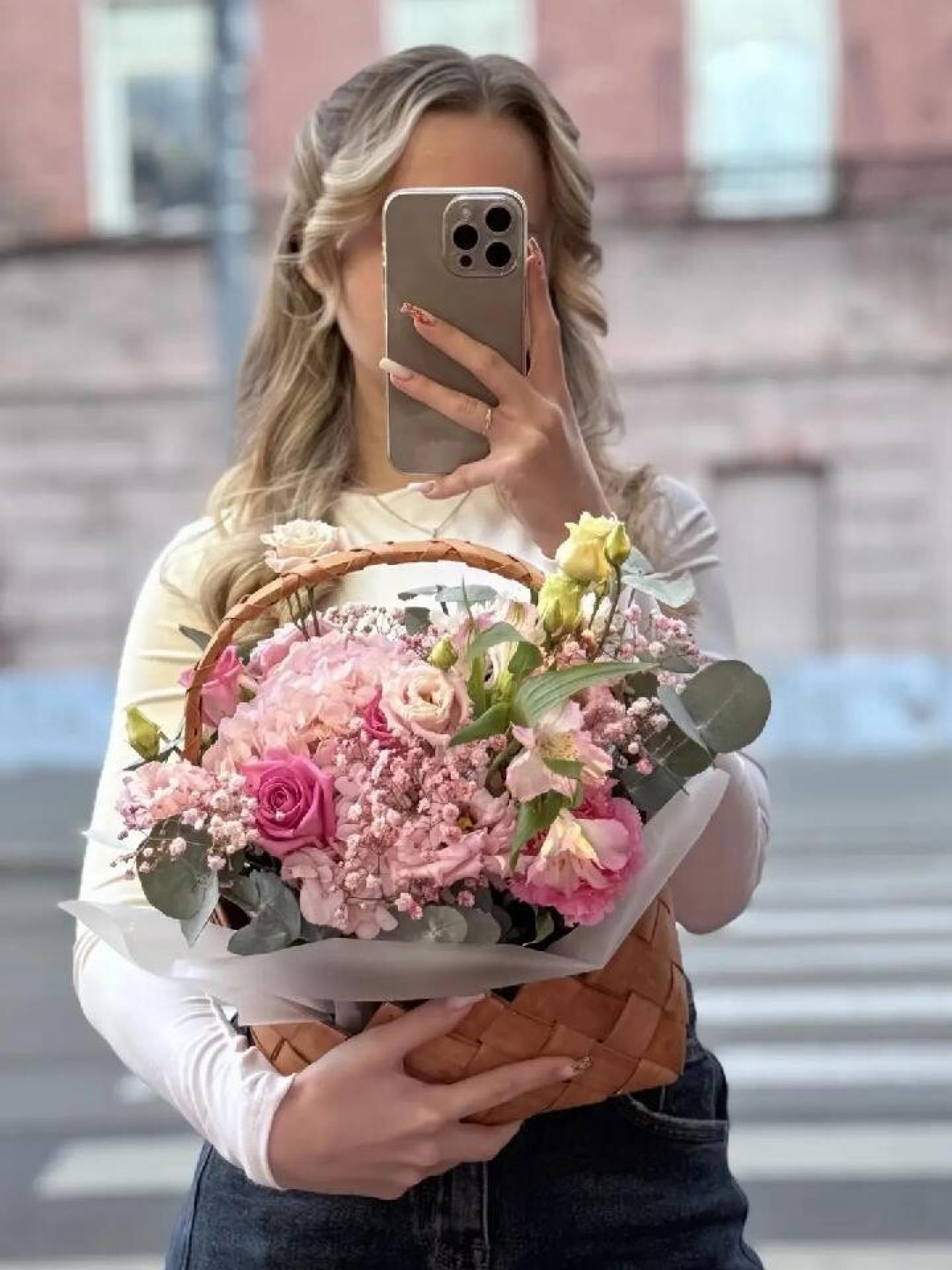 Композиция в корзинке