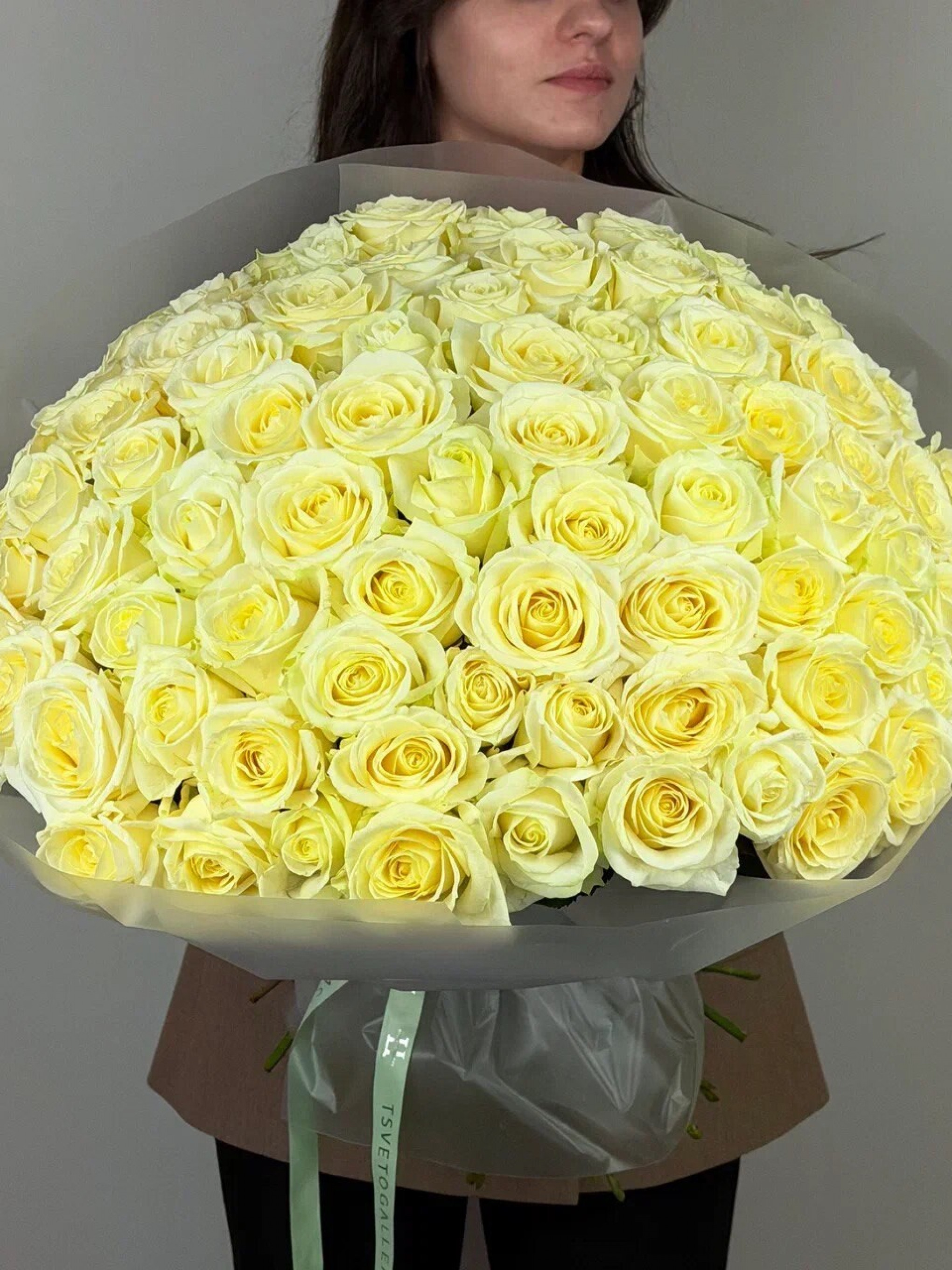 Монобукет из роз сорта Аваланж (75 шт)